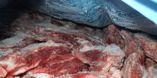 Hong Kong Temukan Covid pada Kemasan Kulit Babi dan Sapi Impor