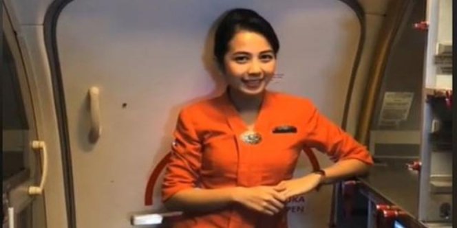 kisah mantan pramugari garuda indonesia jualan sate