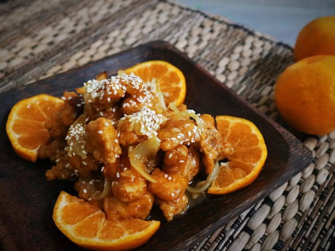 orange chicken olahan fillet ayam dan saus asam manis