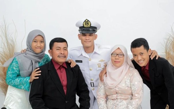 dulu metal dan berambut pirang kini pria ini gagah menjadi seorang prajurit tni
