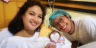 Melahirkan Anak Pertama, Intip Potret Perjalanan Kehamilan Nadine Chandrawinata