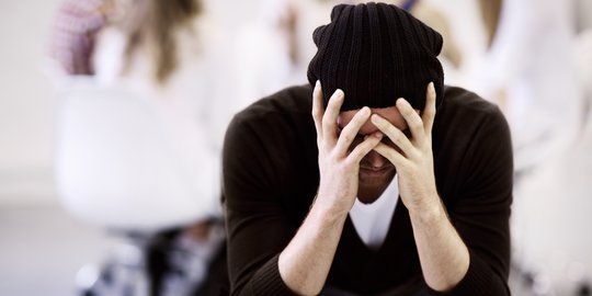 Cegah Bunuh Diri, Atasi Depresi dengan Hubungi Layanan Darurat Ini