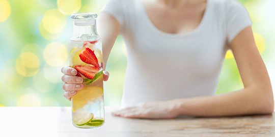 Cara Membuat Infused Water Sehat, Segar, dan Mudah