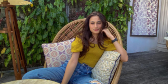 Main di Love Story The Series, Intip 4 Potret OOTD Raisya Bawazier yang Stylish Abis