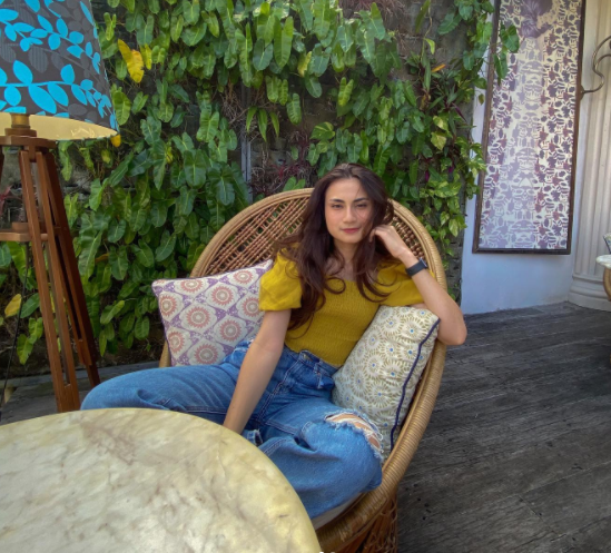 main di love story the series intip 4 potret ootd raisya bawazier yang stylish abis