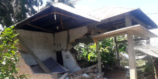 BMKG Catat Sumbar Diguncang 10 Kali Gempa Berakibat Kerusakan