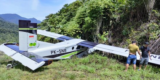 Pesawat Perintis Angkut 4 Penumpang & Logistik Tergelincir di Nabire Papua