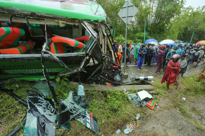 kecelakaan bus di bantul
