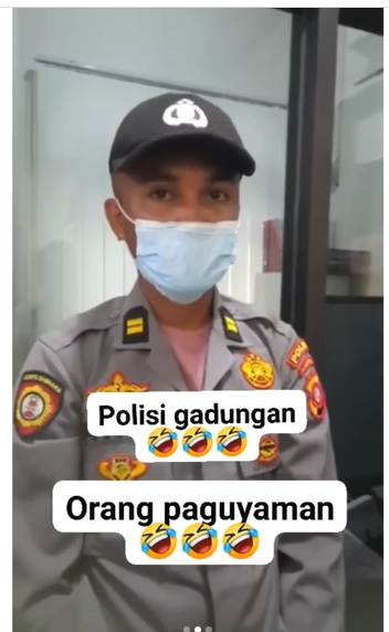 polisi kw ketahuan karena kelabakan diajak hormat