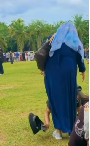 tni ini lari langung peluk dan sujud