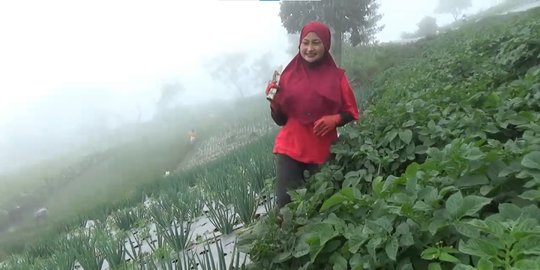 Berani Berubah: Mantan Penyanyi Dangdut Pilih jadi Petani