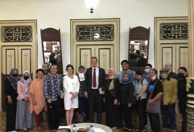 diskusi buku indonesia prancis di ndalem natan