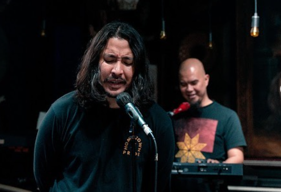 jadi vokalis dewa 19 ello ungkap kebahagiaannya