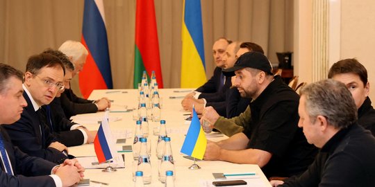 Perundingan Berlangsung 5 Jam, Rusia-Ukraina Bahas Gencatan Senjata