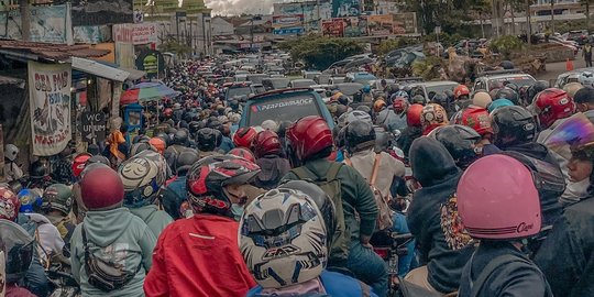 Begini Respons Satgas Covid-19 soal Kerumunan Macet Parah di Jalur Puncak