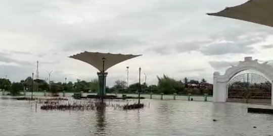 Kawasan Kesultanan Banten Lama Banjir Satu Meter, Pengunjung Dievakuasi