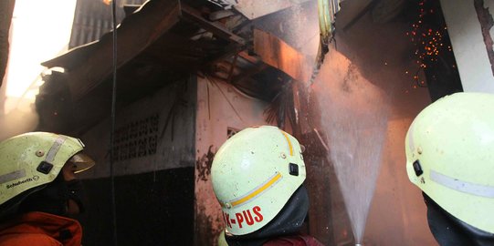 Satu Rumah di Jaktim Terbakar Diduga akibat Kebocoran Gas