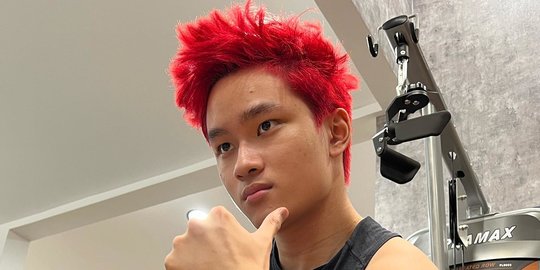 Potret Terbaru Azka dengan Warna Rambut Merah, Beda Banget dan Bikin Pangling