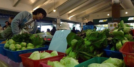 Harga Bahan Pokok Naik Setiap Hari, Pedagang di Pasar Serpong Sepi Pembeli