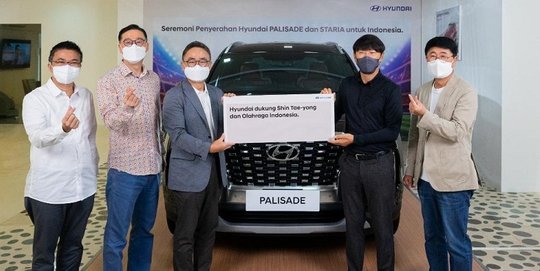 Hyundai Hadiahkan Dua Mobil Premium ke Shin Tae-yong, Pelatih Timnas Indonesia
