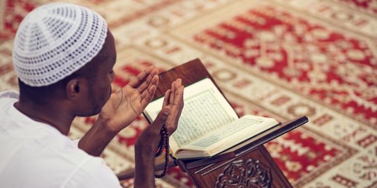 Surah Al Kafirun dan Artinya, Ketahui Keutamaan Mengamalkannya