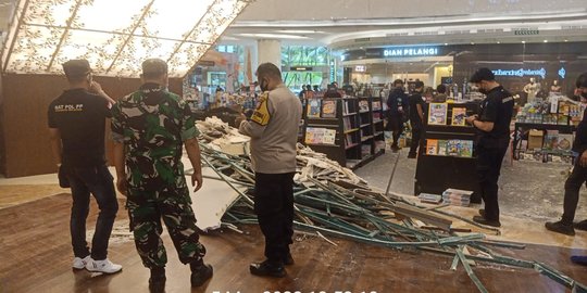 Atap Lippo Mall Kemang Ambruk akibat Angin Kencang, Sejumlah Pengunjung Terluka