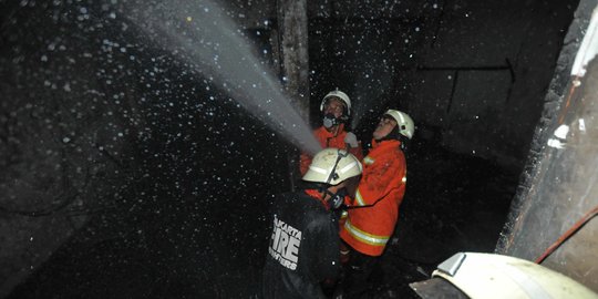 Ditinggal Pemilik, Apartemen Gading Icon Pulogadung Terbakar