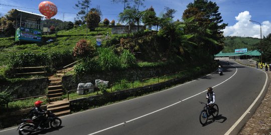 Lalu Lintas Kawasan Puncak Bogor Ramai Lancar Tak Ada Kemacetan