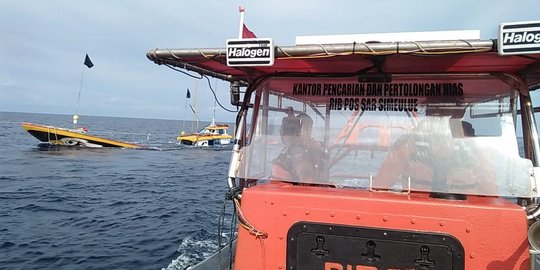 Tiga Nelayan Meulaboh 12 Jam Bertahan di Atas Kapal Karam