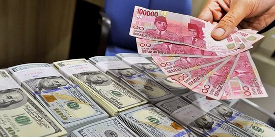 Perang di Ukraina Buat Dolar Perkasa, Rupiah Langsung Ditutup Melemah ke Rp14.415/USD