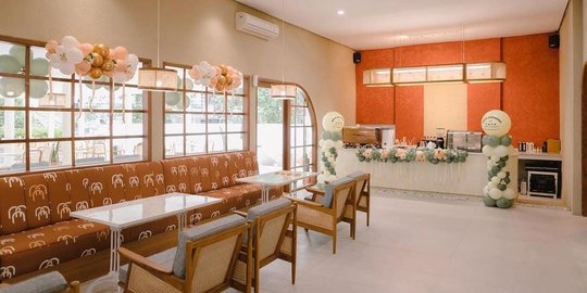 7 Potret Kafe Baru Vebby Palwinta, Tempatnya Cozy Abis dan Ada Area Playground