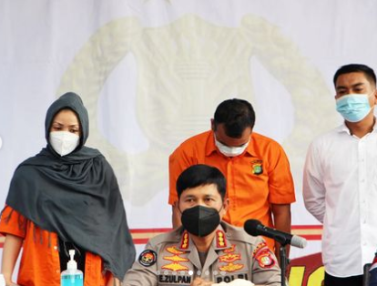 kini jenderal polisi gadungan tertunduk lesu berbaju orange