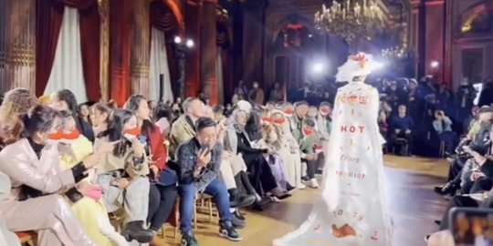 Menparekraf Sandiaga Jawab Heboh Klaim Brand Lokal Tampil di Paris Fashion Week