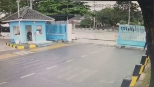 kecelakaan bus di semarang terekam cctv