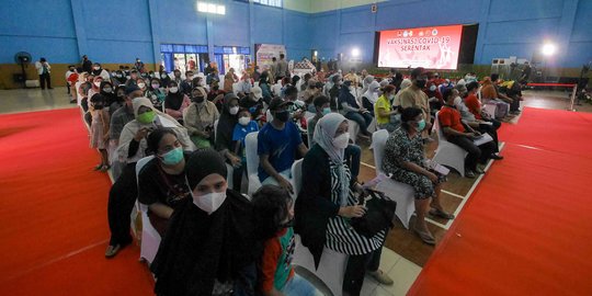 Vaksinasi Serentak di Indonesia, Polri Targetkan Penyaluran 1,1 Juta Dosis