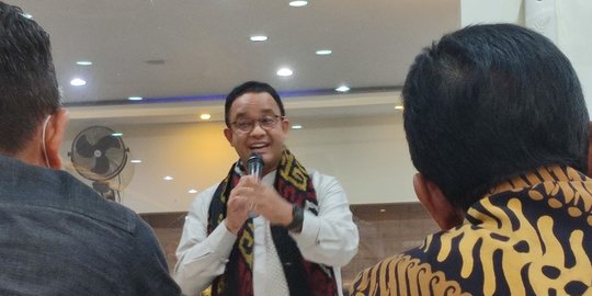 Anies Imbau Warga Jakarta Aktif Edukasi Lansia untuk Vaksinasi Booster