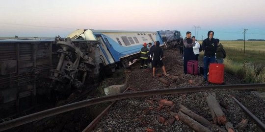 Kereta 500 Penumpang di Argentina Tergelincir, 8 Gerbong Keluar Jalur