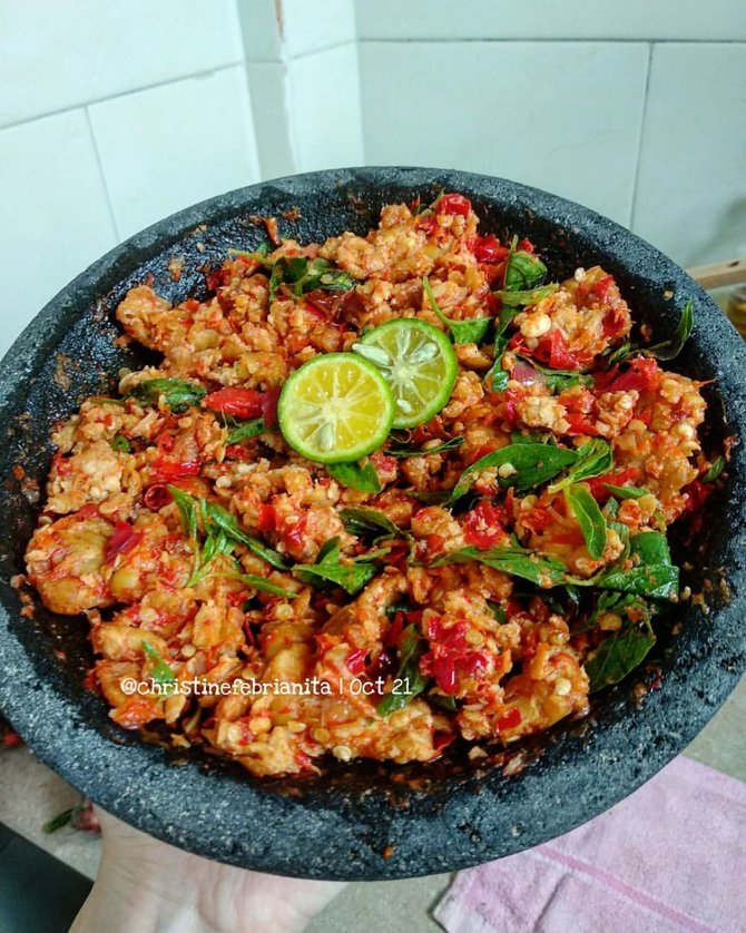 tempe goreng sambal kemangi