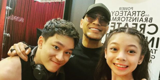 Dedy Corbuzier Ternyata Punya Anak Angkat, Ini Potret Kompaknya Bareng Azka