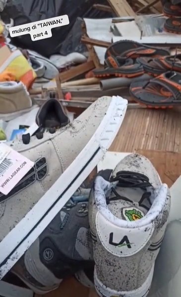 pria ini unggah video mulung di taiwan hasilnya barang barang branded