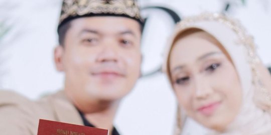 Dayat Idola Cilik Menikah, Intip Potretnya Bareng sang Istri