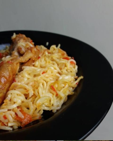 mi goreng setan ayam goreng