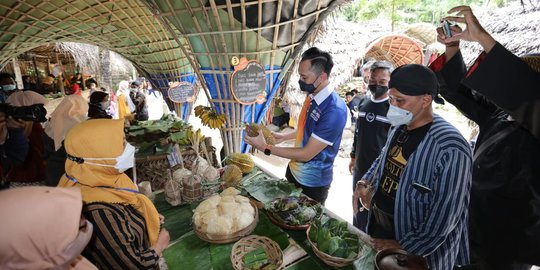 Ibas Tinjau Wisata Kuliner Durian di Kali Klepu Pacitan
