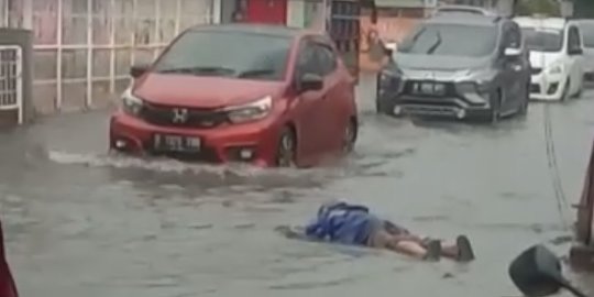 Banjir di Ciledug, Seorang Pejalan Tewas Tersengat Listrik