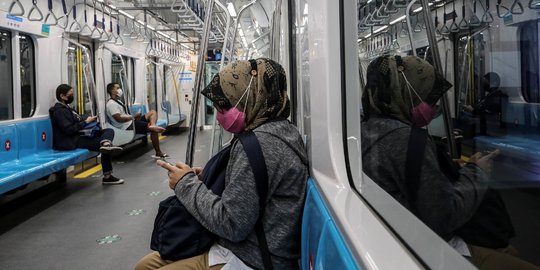 MRT Tak Lagi Jaga Jarak dan Kapasitas Penumpang 100 Persen Hari Ini