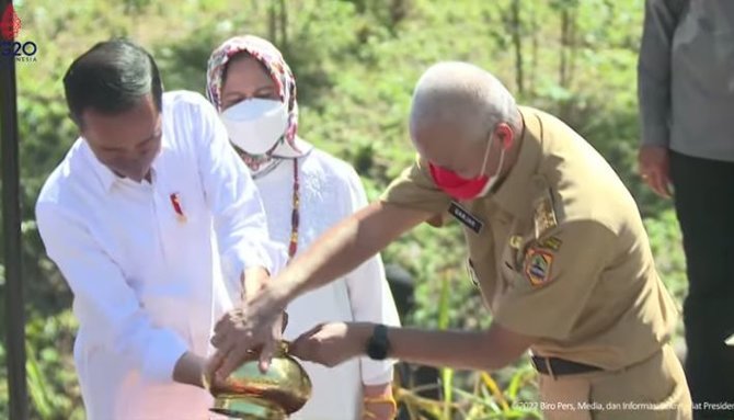 presiden jokowi dan ganjar pranowo di ikn