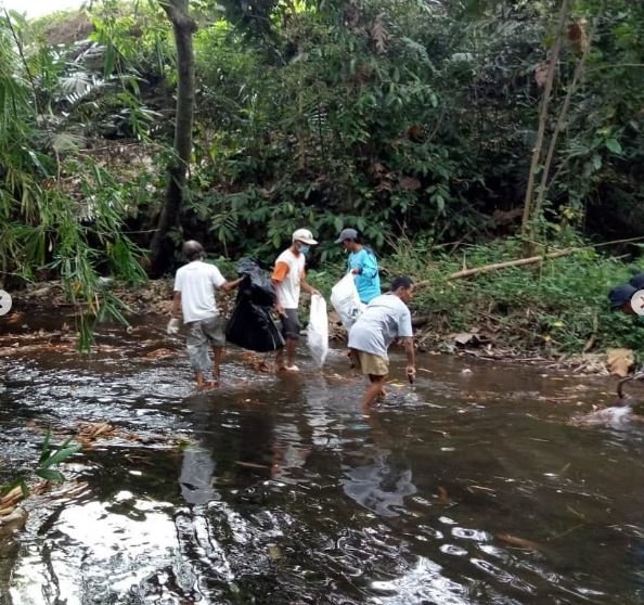 warga sleman adakan kegiatan bersih sungai