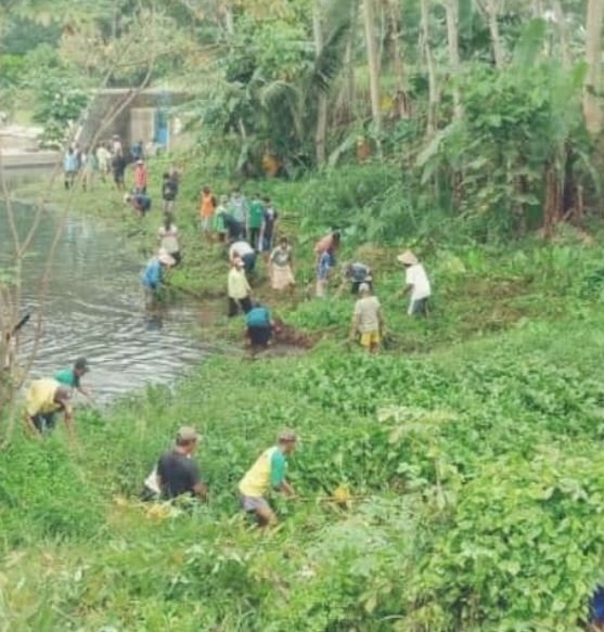 warga sleman adakan kegiatan bersih sungai