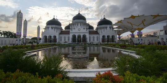 Gubernur Aceh Bawa Tanah Makam Sultan Iskandar Muda ke IKN