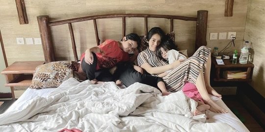 Jadi Single Mom, Intip Kebersamaan Mawar AFI dengan Anak-anaknya